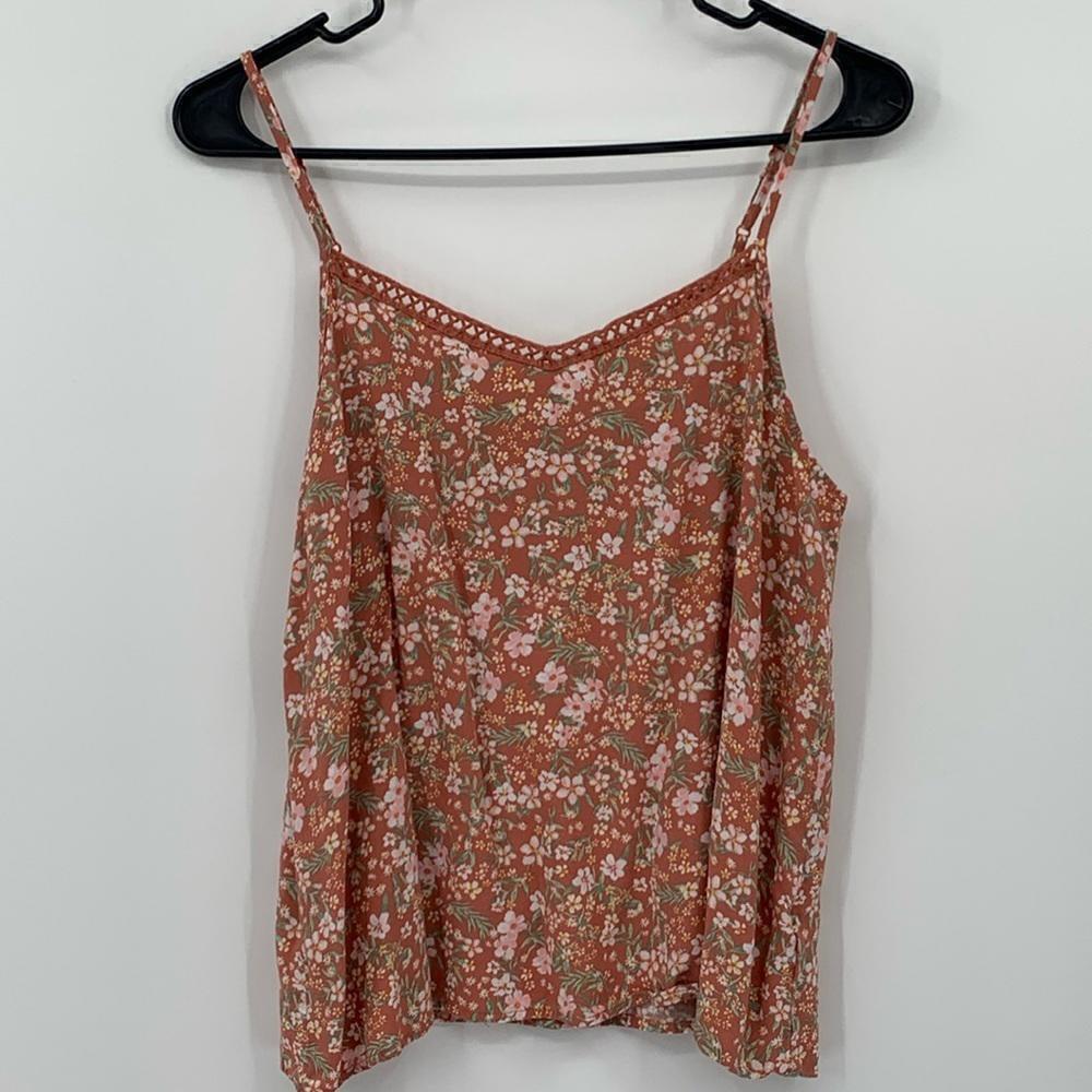 SO Floral Adjustable Strap Tank Women’s Size Large